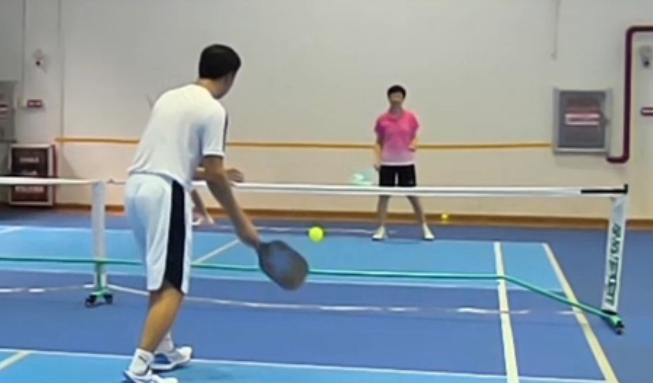 INSTRUCTOR：HENDERSON LI
指导教练：亨德森 李